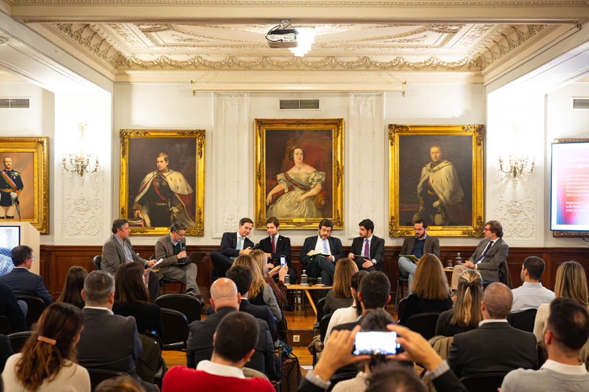 Apresentação do Anual do Estudo do Setor da Comunicação e dos Public Affairs – Estudo APECOM desenvolvido com a InformaDB